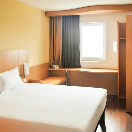 Ibis Airport Szálloda