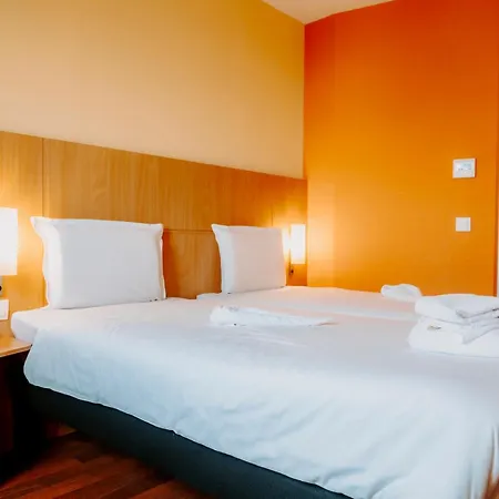 Ibis Airport Hotel 3*