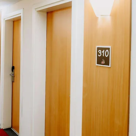 Ibis Airport 3*