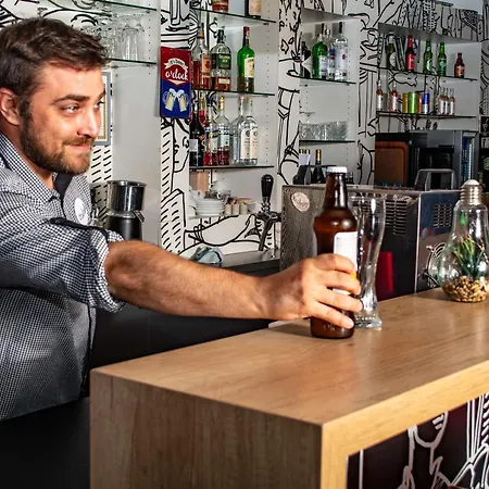 Hotel Ibis Airport 3*