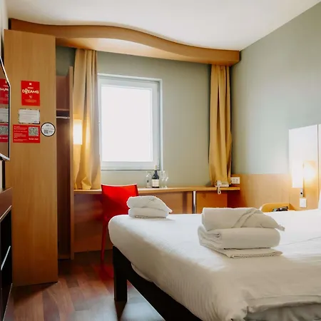 Ibis Airport Szálloda 3*