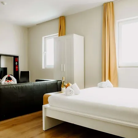 Hotel Ibis Airport 3*