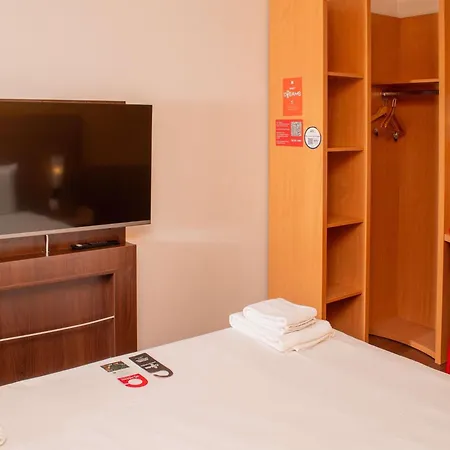 Ibis Airport