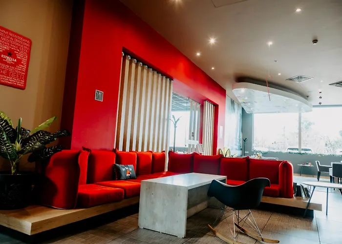 Ibis Airport Hotell 3*