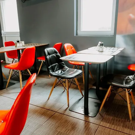 Ibis Airport Отель 3*